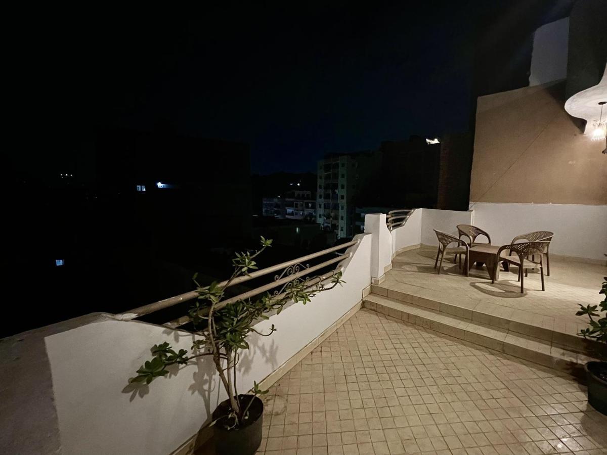 Near The Pyramids Inn Nazlet el-Sîsi 外观 照片